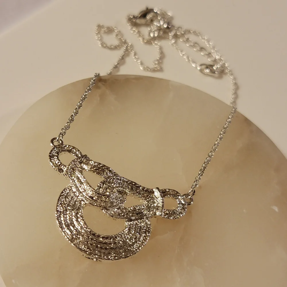 Silver Tone Knotted Necklace Avon Vintage SAQ